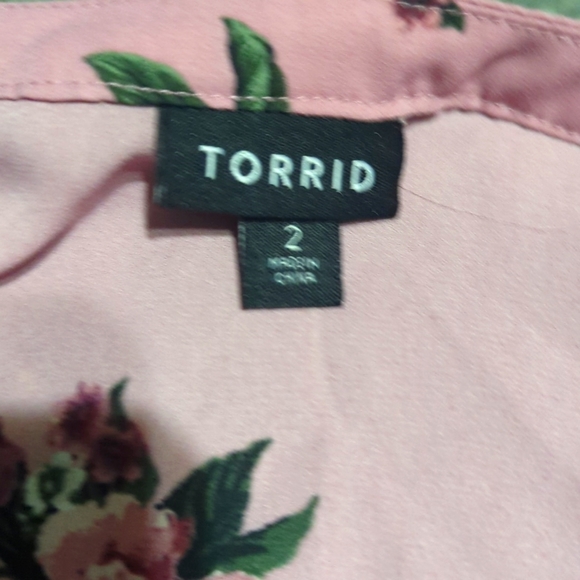 Torrid 3/4 length sleeve blouse - Picture 3 of 3
